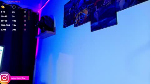 Snapshot of nicorobinn chatting on October 5, 12:59 am Lizzie online show from October 5, 12:59 am