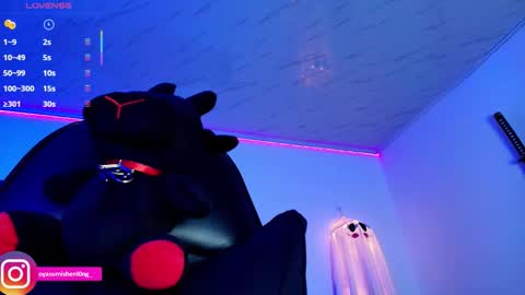 Snapshot of nicorobinn chatting on October 30, 12:46 am Lizzie online show from October 30, 12:46 am