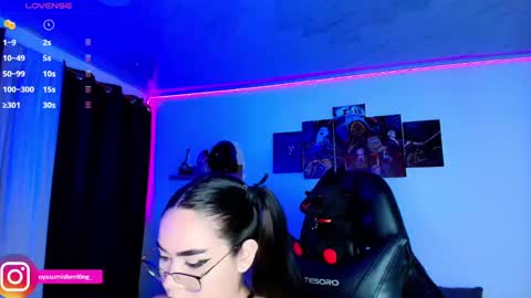 Snapshot of nicorobinn chatting on September 23, 11:58 pm Lizzie online show from September 23, 11:58 pm