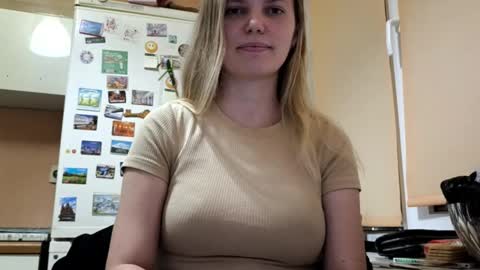 Mila online show from October 1, 4:01 pm