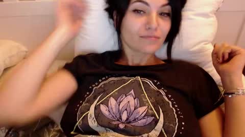 leona online show from November 9, 10:55 am