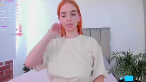 Snapshot of niicoleta chatting on October 22, 7:19 pm Niicoleta  online show from October 22, 7:19 pm