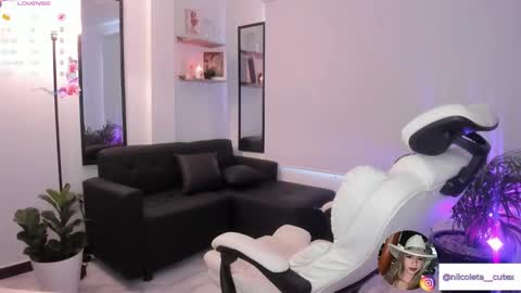 Snapshot of niicoleta chatting on October 4, 8:02 pm Niicoleta  online show from October 4, 8:02 pm