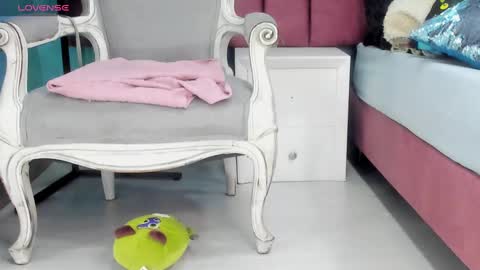 Snapshot of niinaink chatting on January 17, 11:27 am NINAINK online show from January 17, 11:27 am