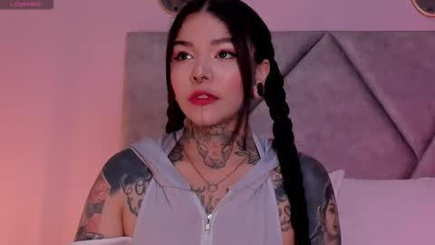 Snapshot of niinaink chatting on October 12, 2:52 pm NINAINK online show from October 12, 2:52 pm