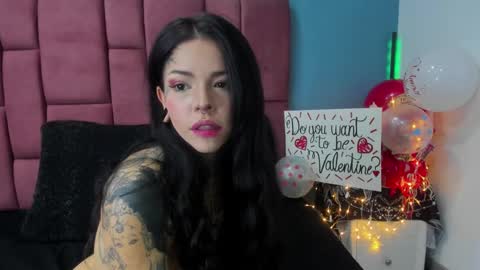 Snapshot of niinaink chatting on February 14, 11:21 am NINAINK online show from February 14, 11:21 am