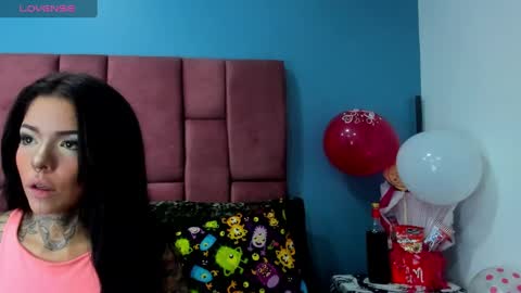 Snapshot of niinaink chatting on February 15, 11:06 am NINAINK online show from February 15, 11:06 am