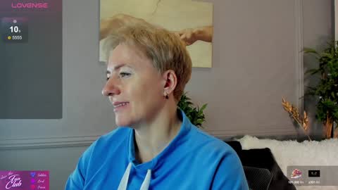 Snapshot of nika_smit chatting on January 3, 9:47 am Nika online show from January 3, 9:47 am