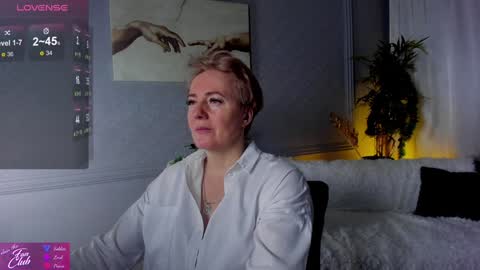 Snapshot of nika_smit chatting on December 20, 10:16 am Nika online show from December 20, 10:16 am