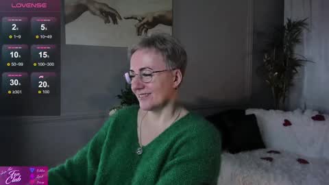 Snapshot of nika_smit chatting on February 14, 5:41 am Nika online show from February 14, 5:41 am