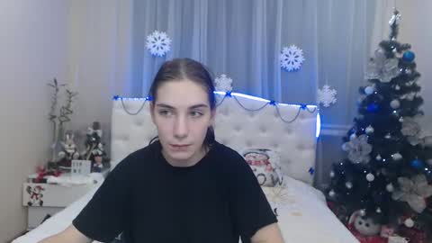 nikastarkk online show from December 4, 8:18 pm
