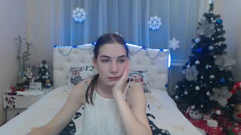 nikastarkk online show from December 3, 7:11 pm