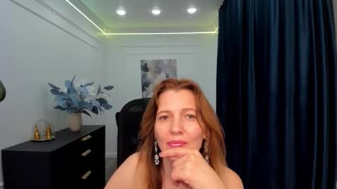 nikastraitlive online show from October 8, 11:09 pm