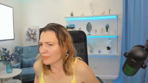 nikastraitlive online show from September 24, 8:08 pm