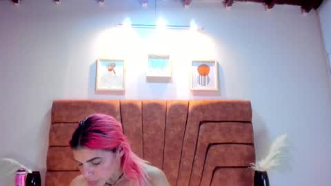 Snapshot of niki_santana chatting on February 10, 4:30 am niki online show from February 10, 4:30 am