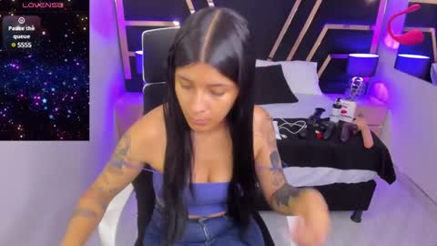 Niki online show from December 6, 1:33 pm