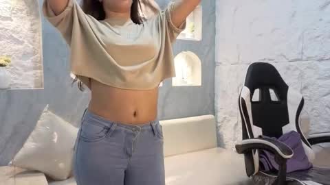 Snapshot of nikka_tx chatting on October 31, 2:57 am Online 2200 to 600 online show from October 31, 2:57 am