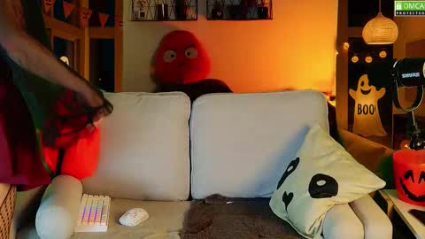 Snapshot of nikki_goldberg chatting on October 28, 9:19 pm Kitty Chatte online show from October 28, 9:19 pm