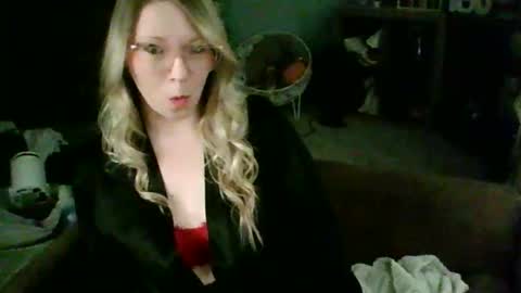 nikkib653466 online show from February 19, 12:21 am