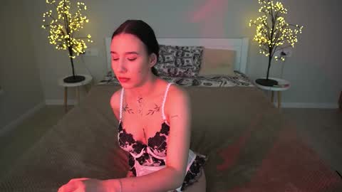 Nikki online show from October 12, 7:38 pm