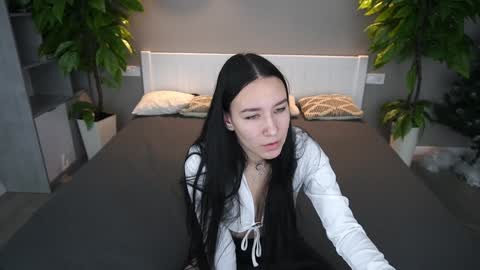 Nikki online show from December 10, 2:39 pm