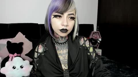 Snapshot of nikkiramone chatting on March 7, 2:36 am Nikki Ramone online show from March 7, 2:36 am