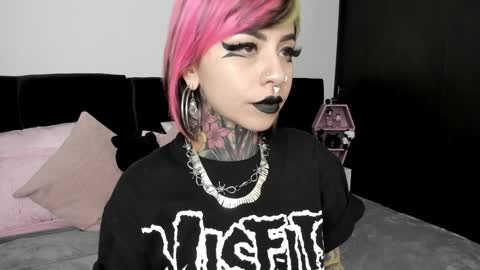 Snapshot of nikkiramone chatting on December 24, 9:06 am Nikki Ramone online show from December 24, 9:06 am
