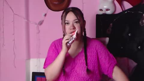 Snapshot of nikkirous_ chatting on January 27, 2:24 pm Nikkirous online show from January 27, 2:24 pm