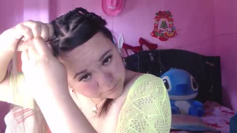 Snapshot of nikkirous_ chatting on September 10, 3:12 pm Nikkirous online show from September 10, 3:12 pm