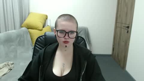 nikkysnow online show from September 21, 8:24 am