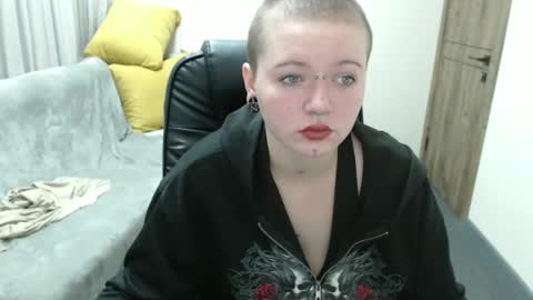 nikkysnow online show from September 23, 8:45 am