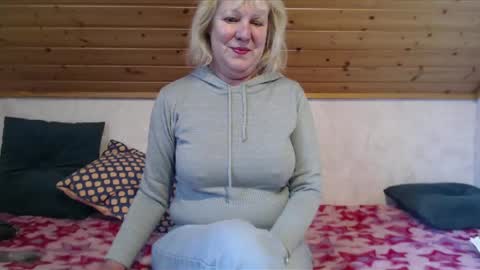 Nikole1 online show from February 16, 10:32 am