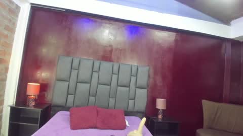 Nikole online show from January 30, 1:31 pm