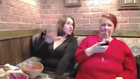Nikoletta online show from December 18, 6:35 pm