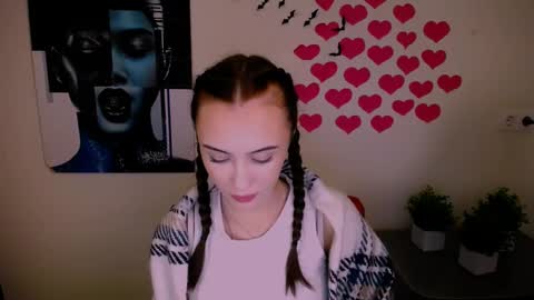 nikonara_ online show from December 12, 3:37 pm