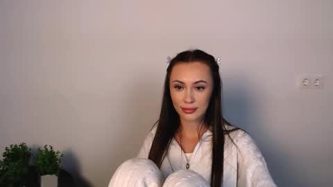 Snapshot of nikonara_ chatting on October 19, 1:35 pm nikonara_ online show from October 19, 1:35 pm