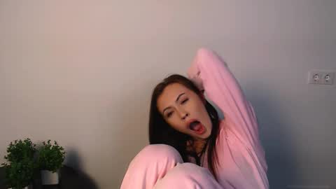 Snapshot of nikonara_ chatting on October 22, 2:33 pm nikonara_ online show from October 22, 2:33 pm