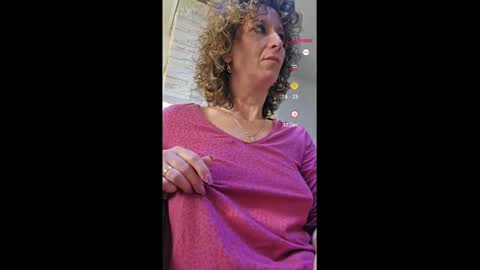 Snapshot of nikpassion123 chatting on February 20, 6:28 am nikol online show from February 20, 6:28 am