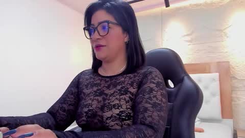   online show from February 28, 1:10 pm