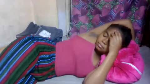 nilah online show from May 29, 8:01 am