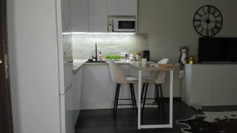 Snapshot of nilliluv chatting on October 8, 11:09 pm Bella online show from October 8, 11:09 pm