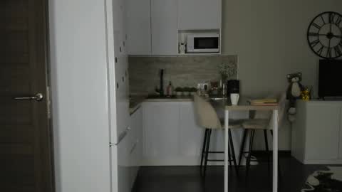 Snapshot of nilliluv chatting on October 27, 12:12 pm Bella online show from October 27, 12:12 pm