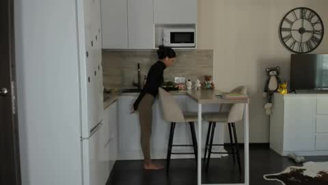 Snapshot of nilliluv chatting on October 17, 11:57 am Bella online show from October 17, 11:57 am