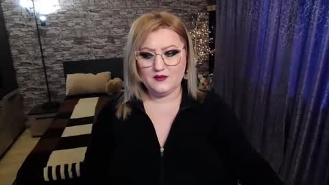Blonde Nimpho online show from January 26, 8:25 am