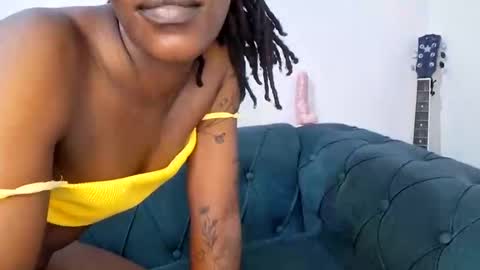 Snapshot of nina_bambi chatting on October 23, 7:20 pm nina_bambi online show from October 23, 7:20 pm