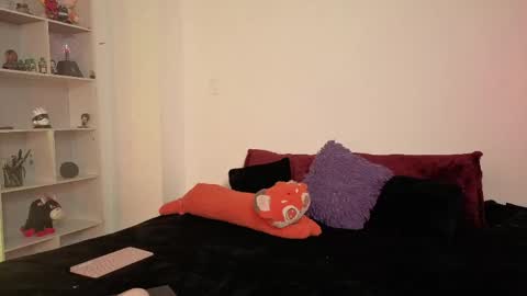 Nina Neon Nostrade online show from April 18, 11:15 pm