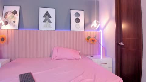 nina_ford_ online show from September 18, 3:38 am