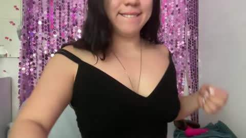 Snapshot of nina_lovez chatting on February 6, 2:48 pm nina_lovez online show from February 6, 2:48 pm