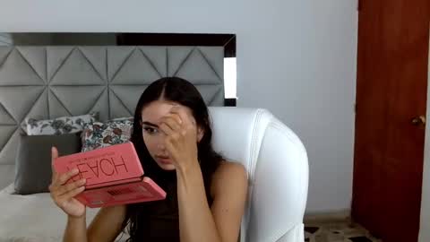  Nina  online show from December 6, 9:01 pm
