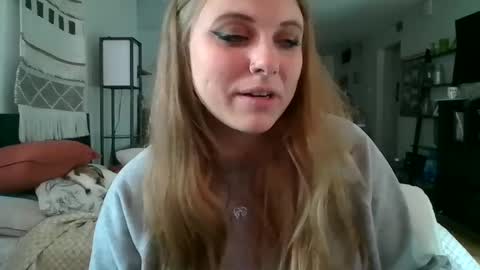 ninabeanzz online show from September 15, 2:03 pm